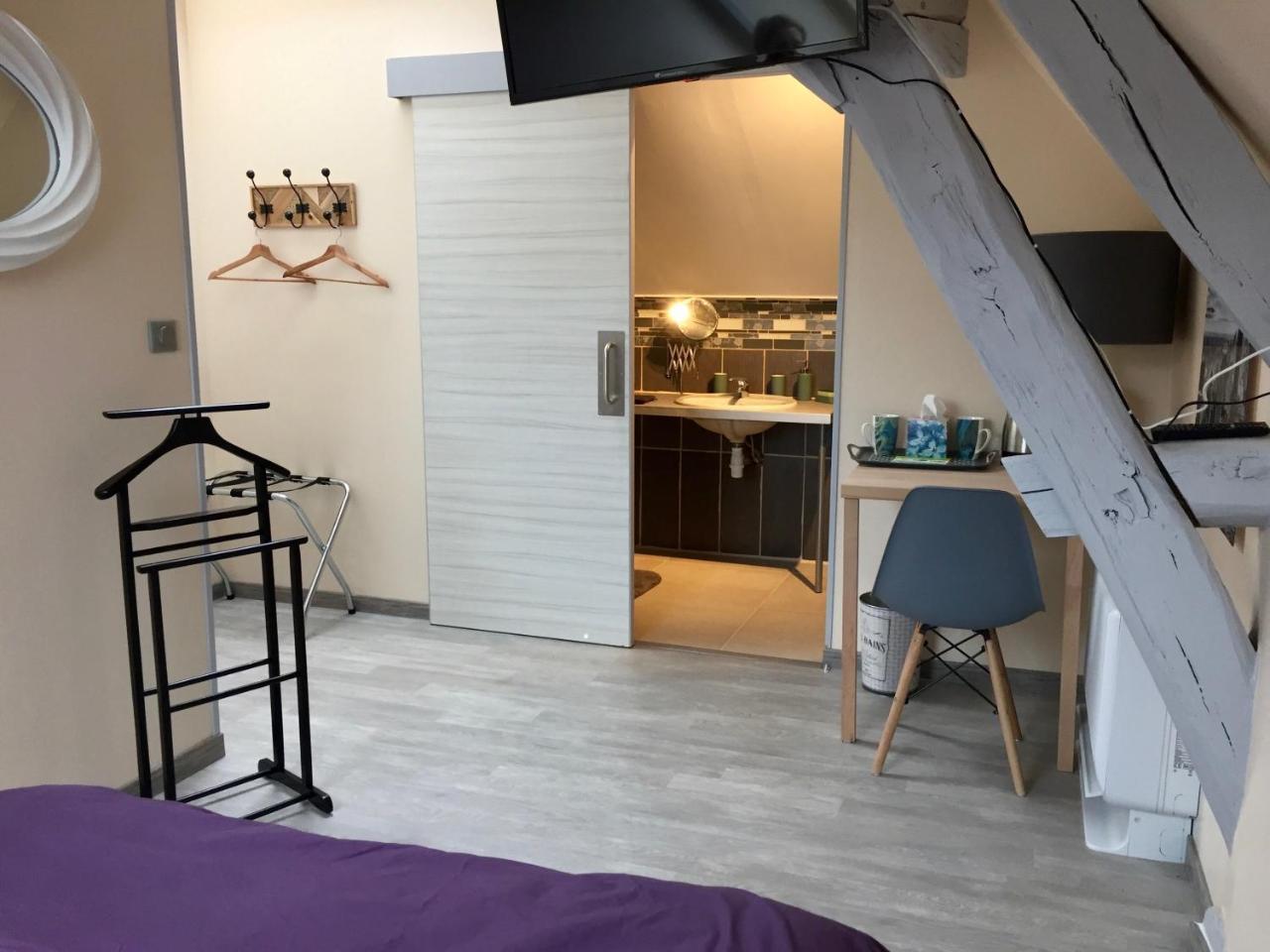 Le Rouge & Blanc Bed and Breakfast Saint-Maurice-le-Vieil Εξωτερικό φωτογραφία