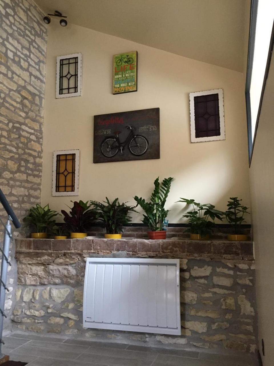 Le Rouge & Blanc Bed and Breakfast Saint-Maurice-le-Vieil Εξωτερικό φωτογραφία